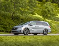 2021 Honda Odyssey - Front Three-Quarter Wallpaper 190x150