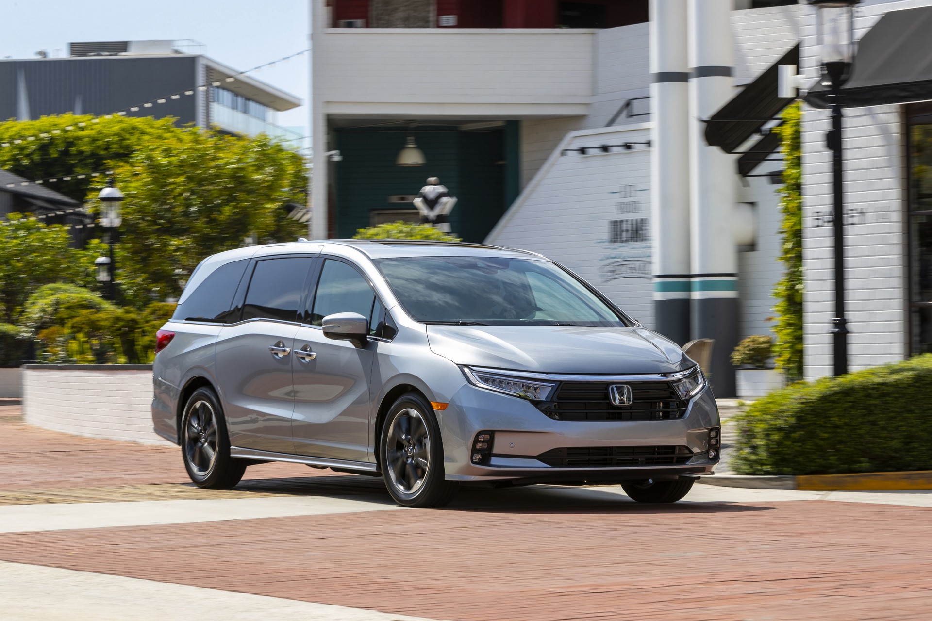 Download 2021 Honda Odyssey - Front Three-Quarter HD Wallpaper 1920x1280 #10