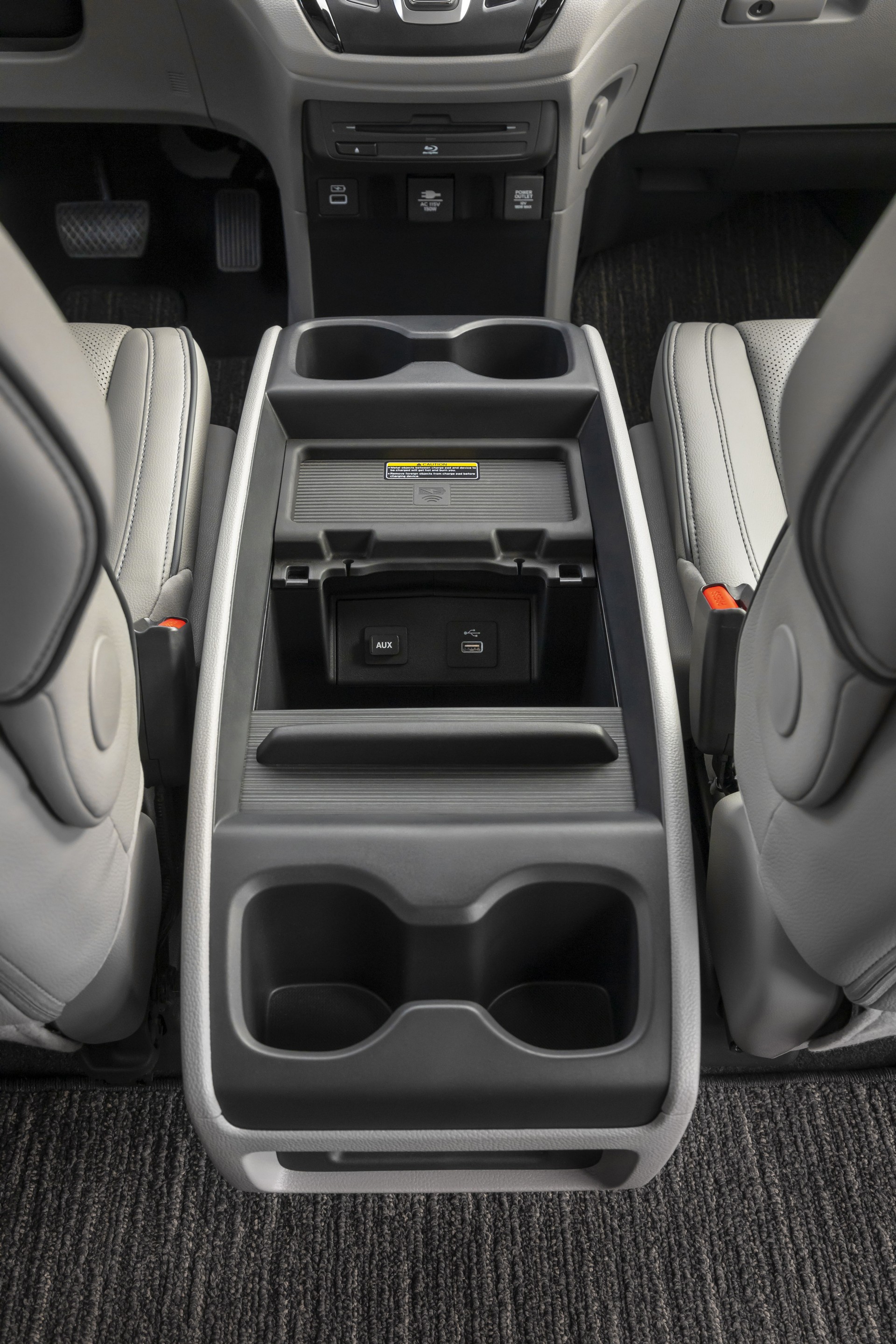 Download 2021 Honda Odyssey - Interior, Detail HD Phone Wallpaper 1920x2880 #62