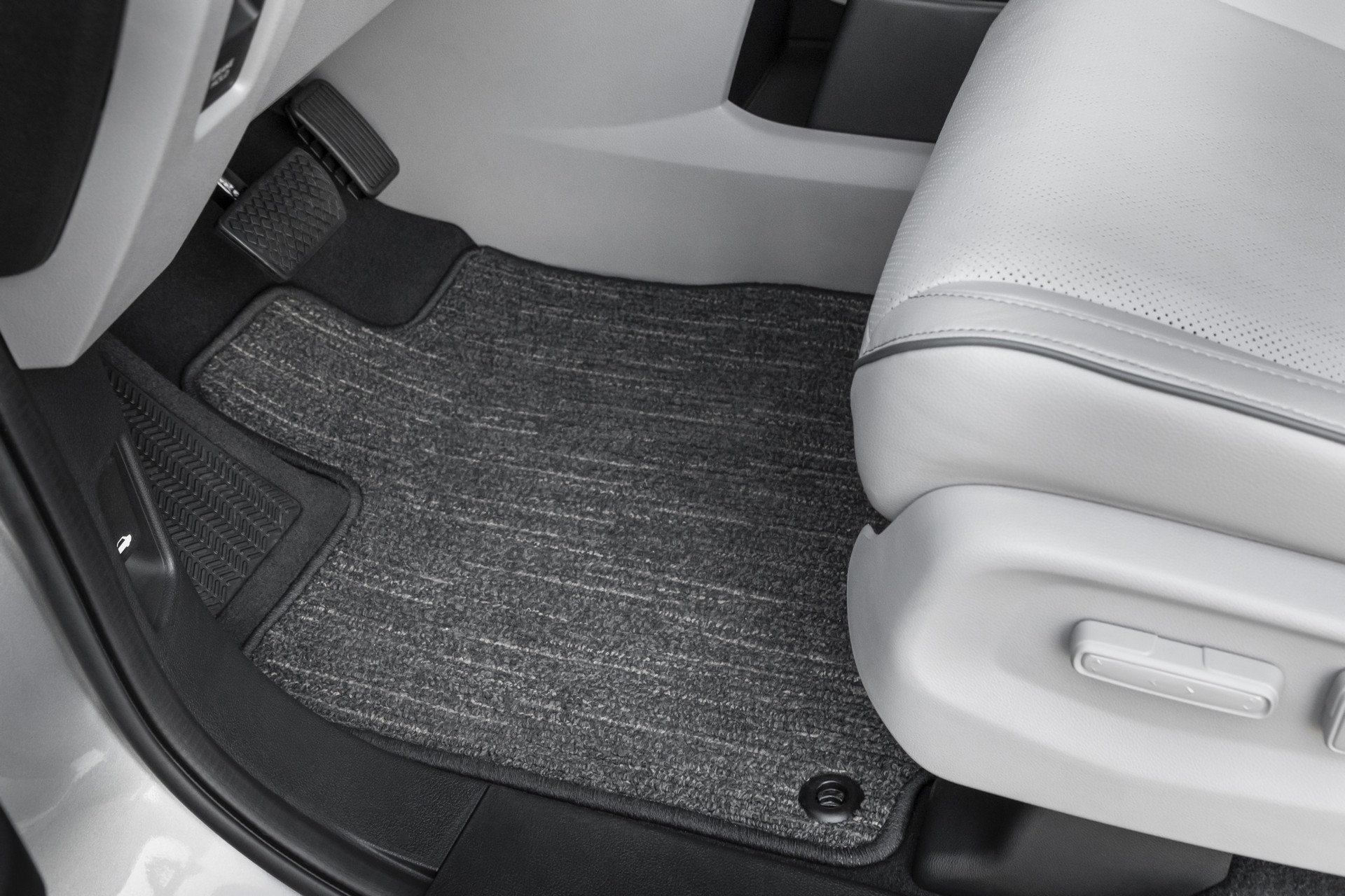 Download 2021 Honda Odyssey - Interior, Floor Mat HD Wallpaper 1920x1280 #80