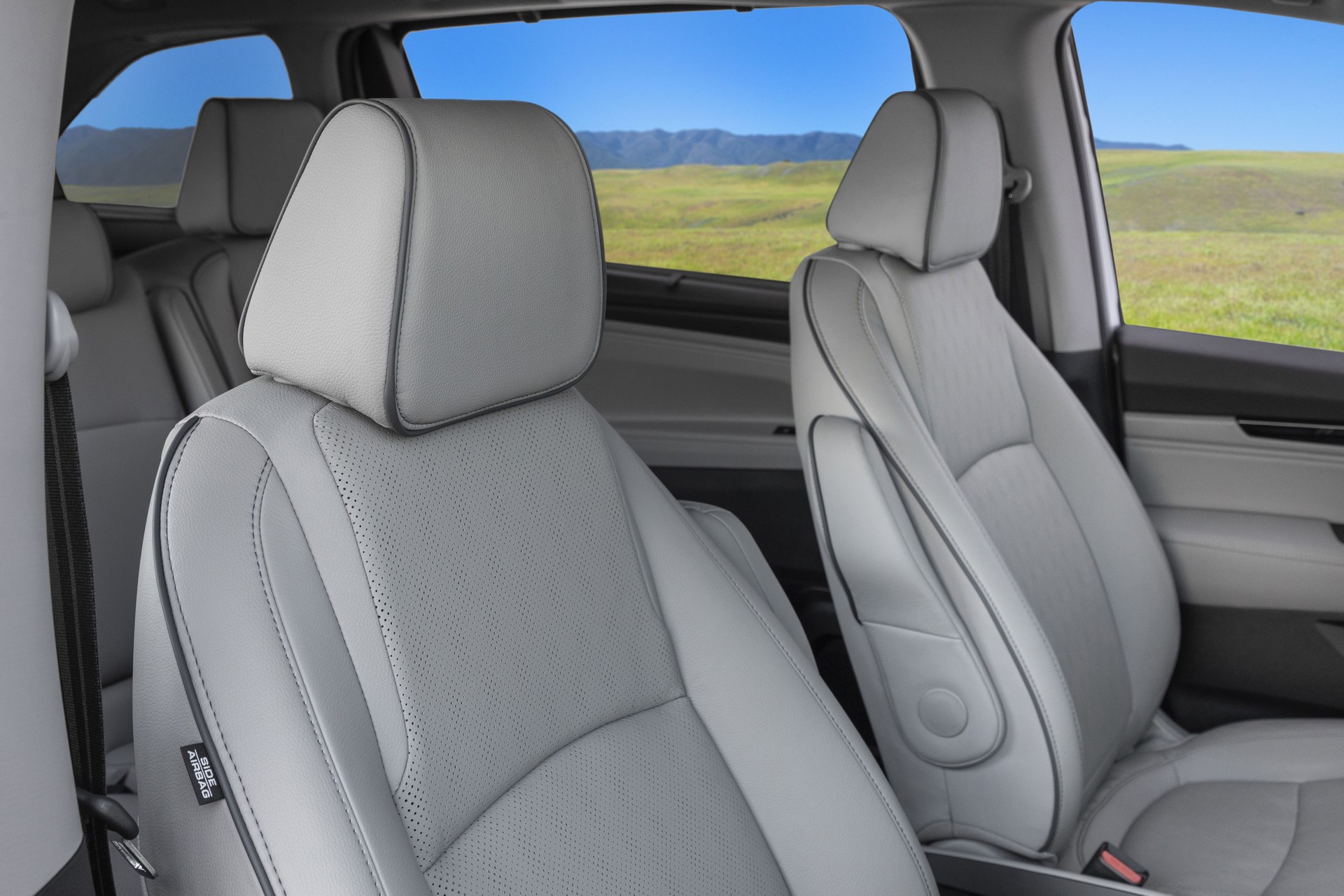 Download 2021 Honda Odyssey - Interior, Front Seats HD Wallpaper 1920x1280 #88