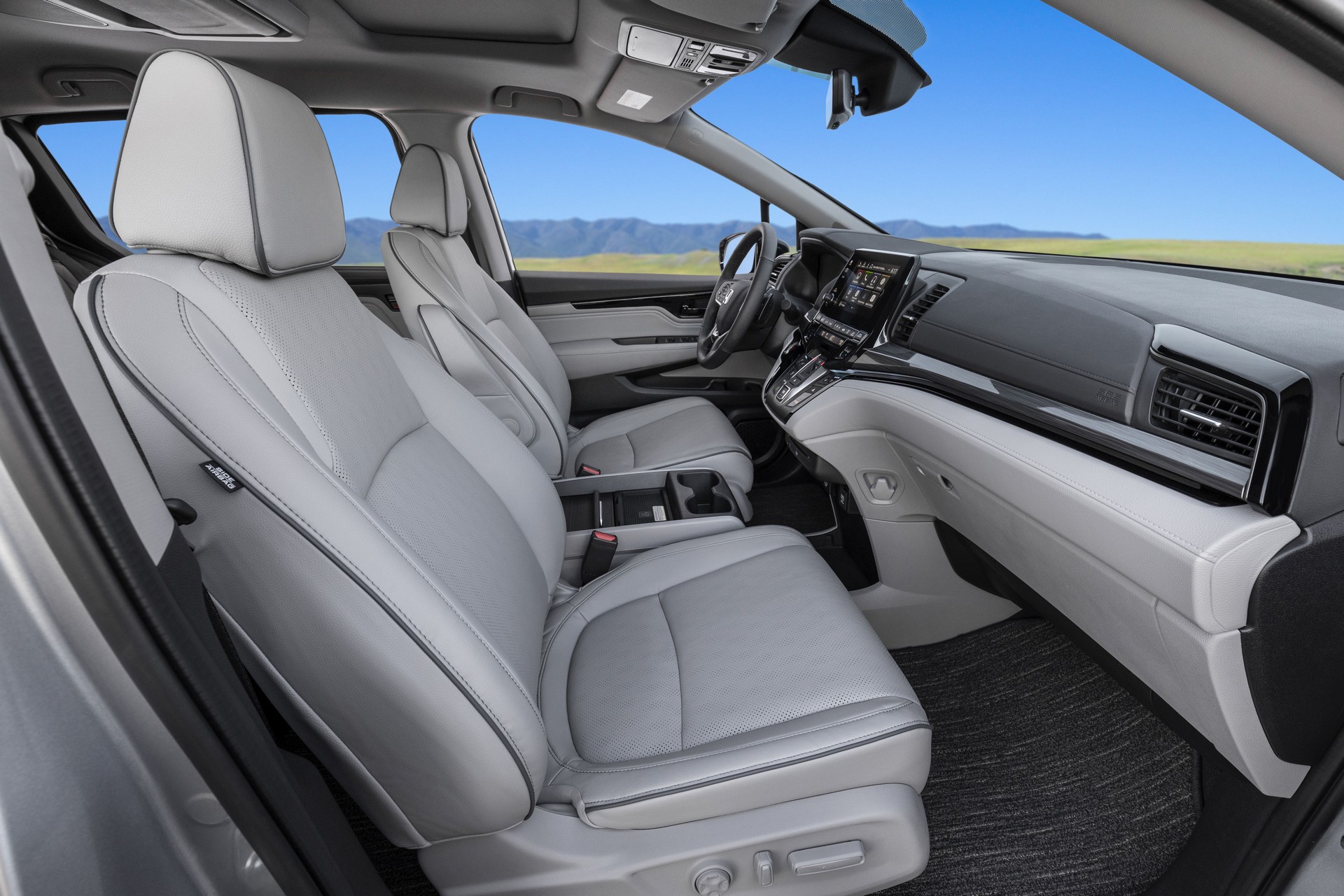 Download 2021 Honda Odyssey - Interior, Front Seats HD Wallpaper 1920x1280 #86