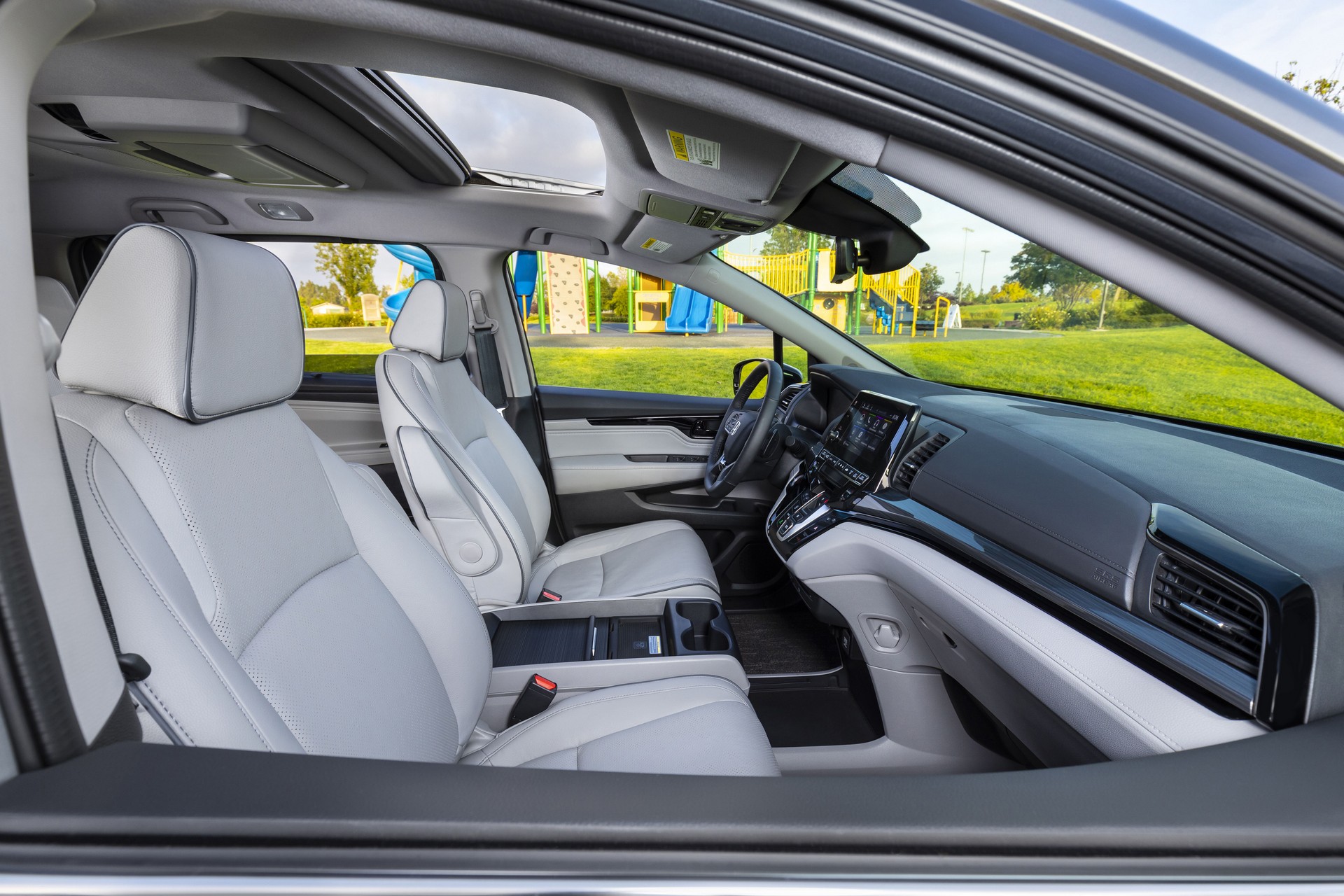 Download 2021 Honda Odyssey - Interior, Front Seats HD Wallpaper 1920x1280 #84