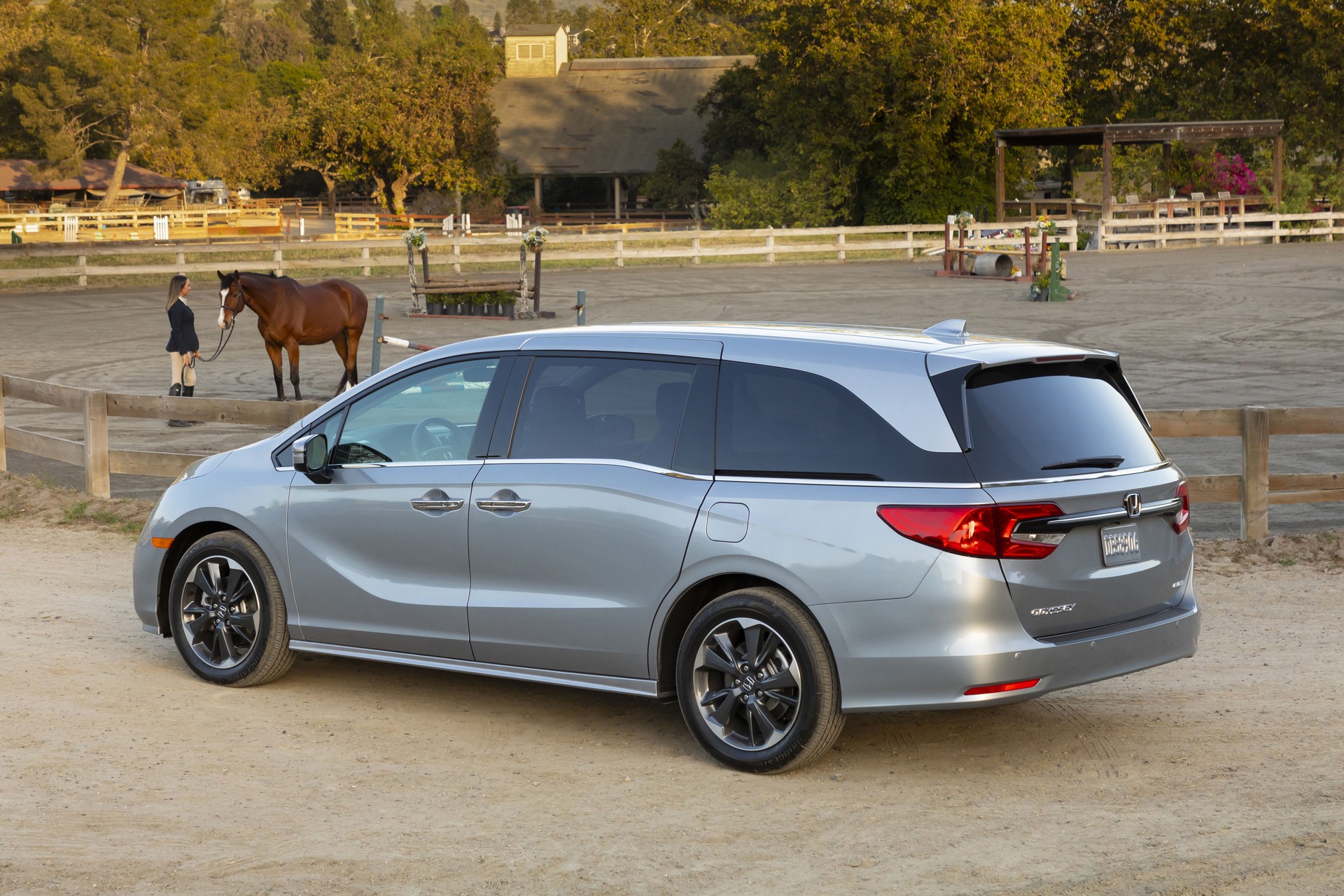 Download 2021 Honda Odyssey - Rear Three-Quarter HD Wallpaper 1920x1280 #33