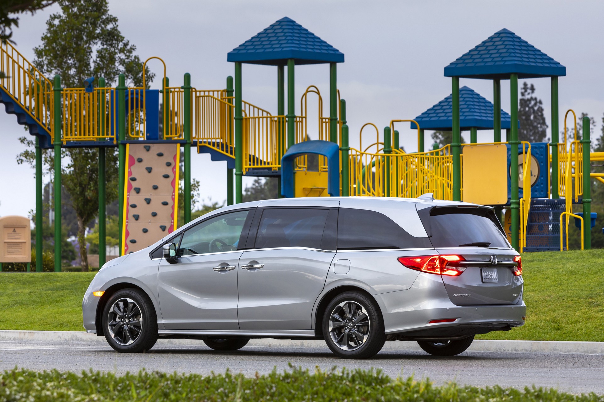 Download 2021 Honda Odyssey - Rear Three-Quarter HD Wallpaper 1920x1280 #39