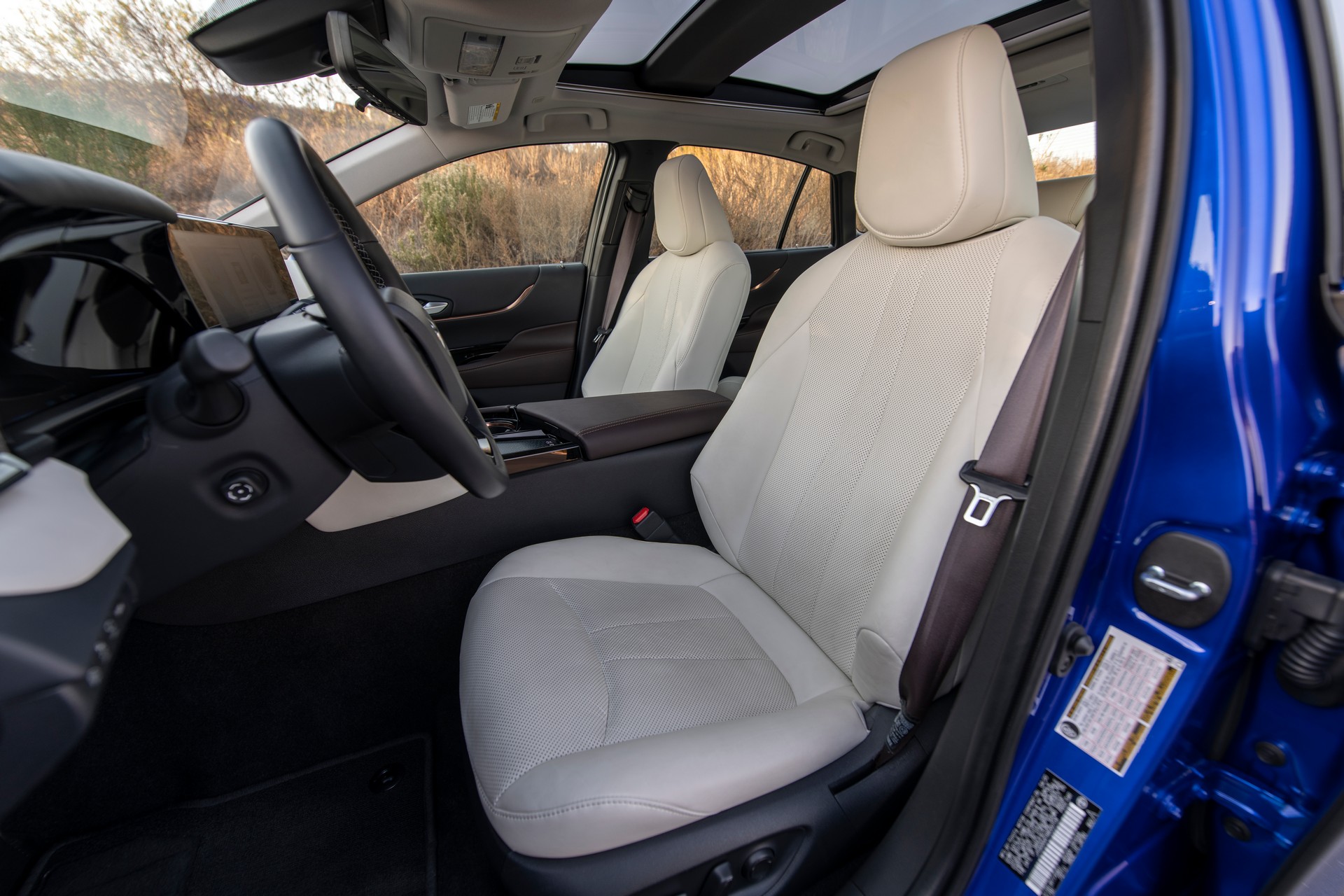 Download 2021 Toyota Mirai FCEV - Interior, Front Seats HD Wallpaper 1920x1280 #156
