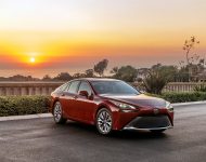 2021 Toyota Mirai FCEV XLE - Front Three-Quarter Wallpaper 190x150