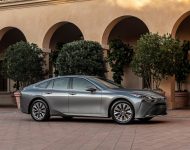 2021 Toyota Mirai FCEV XLE - Front Three-Quarter Wallpaper 190x150