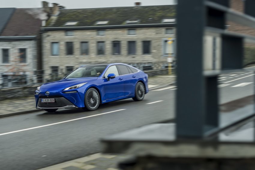 2021 Toyota Mirai - Front Three-Quarter Wallpaper 850x567 #18