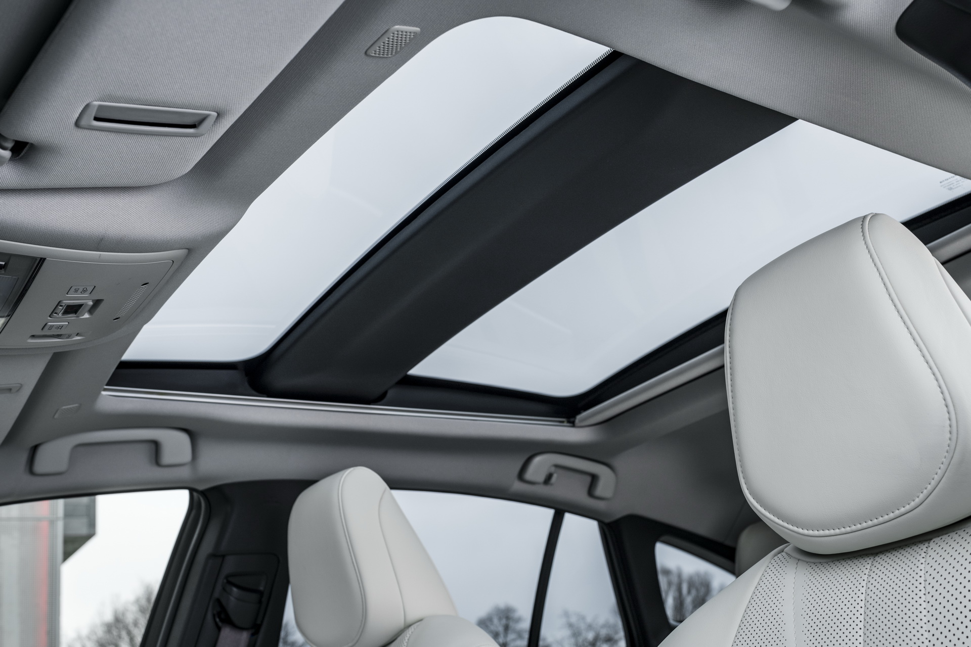 Download 2021 Toyota Mirai - Panoramic Roof HD Wallpaper 1920x1280 #90