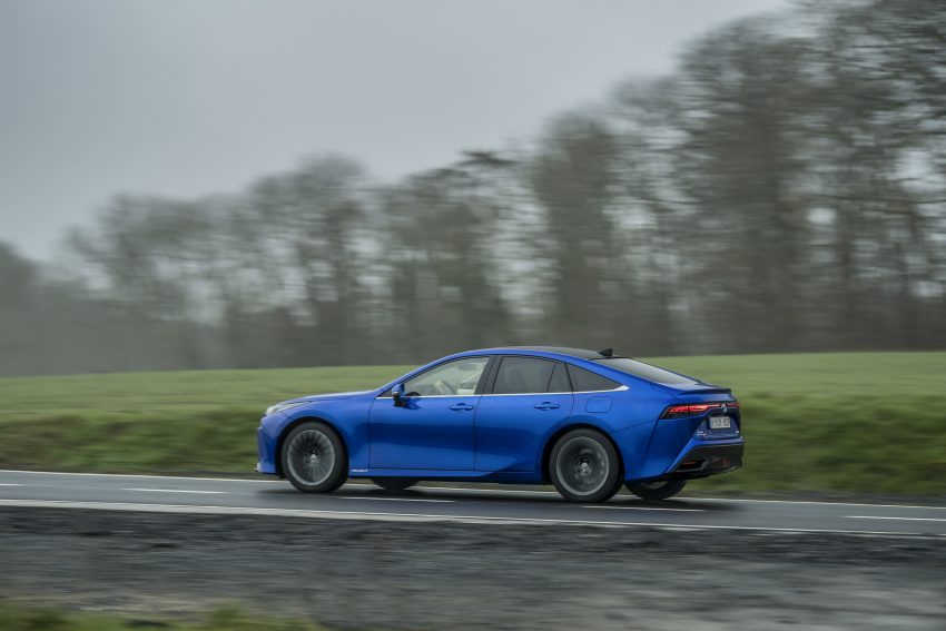 2021 Toyota Mirai - Side Wallpaper 850x567 #16