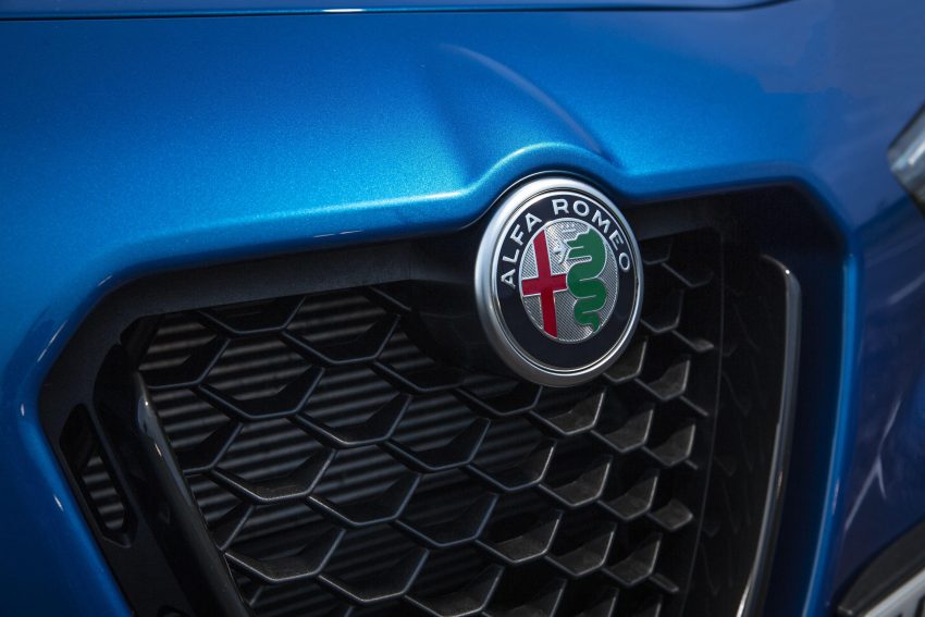 2020 Alfa Romeo Stelvio Veloce - Badge Wallpaper 850x567 #27