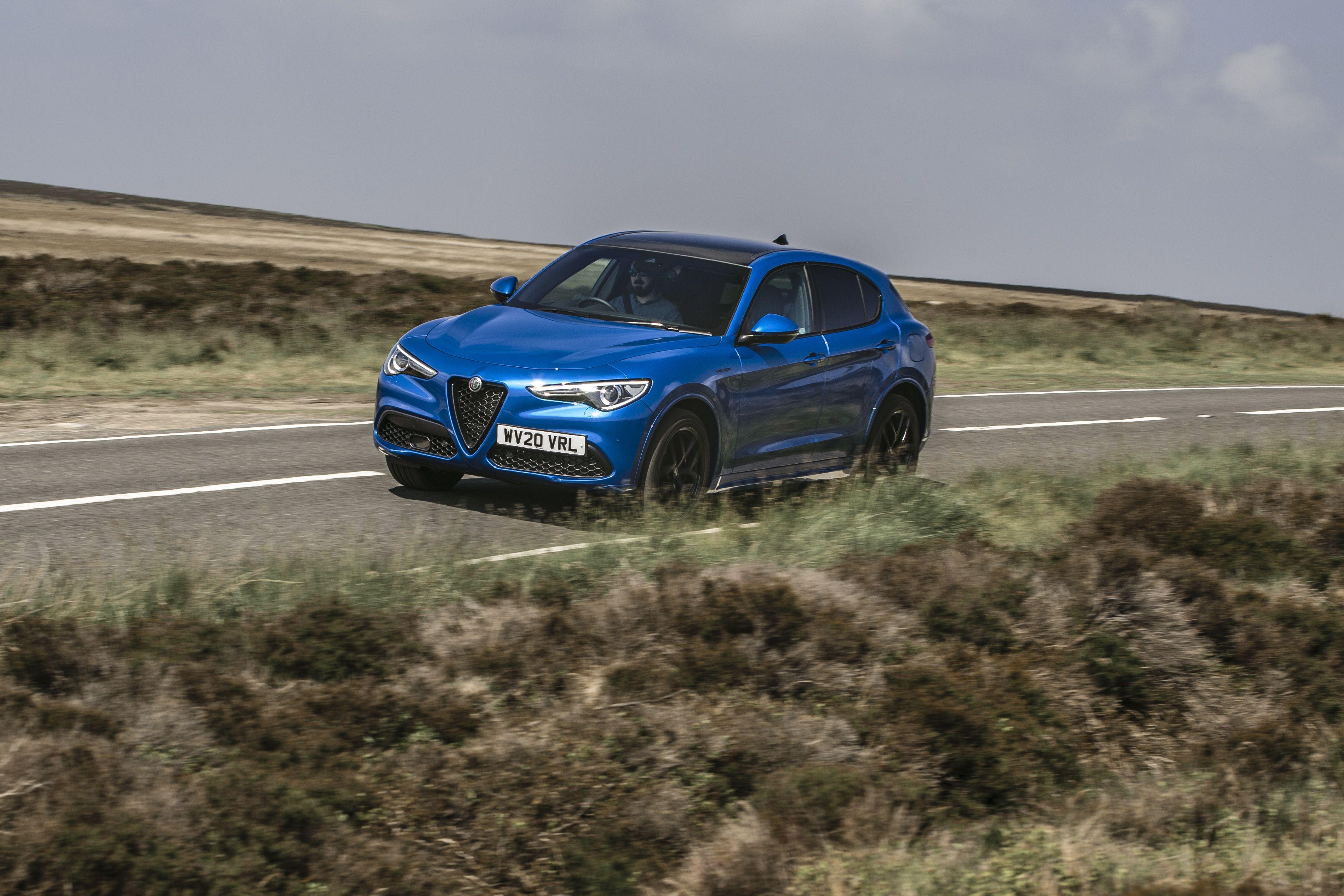 Download 2020 Alfa Romeo Stelvio Veloce - Front Three-Quarter HD Wallpaper 3768x2512 #2
