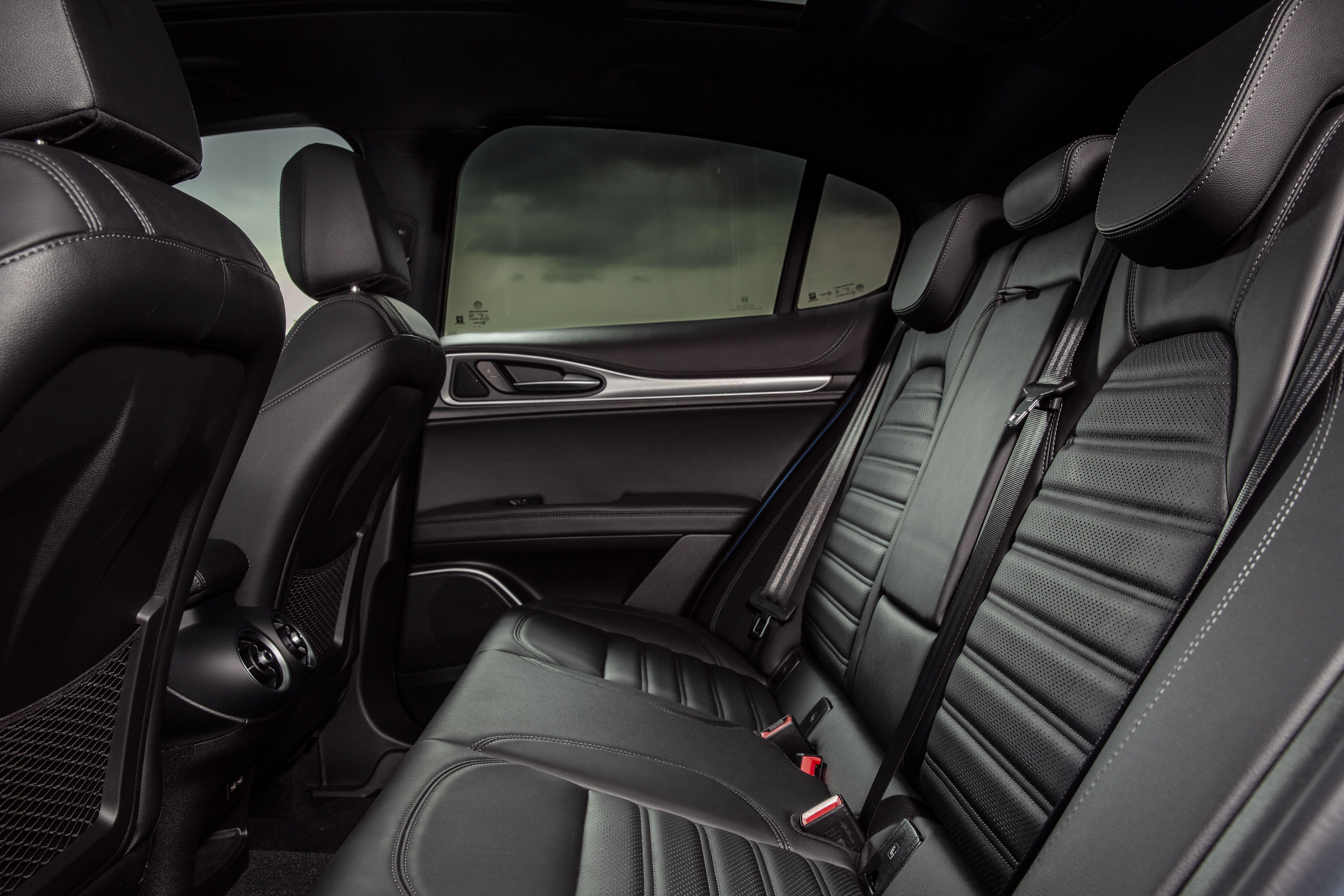 Download 2020 Alfa Romeo Stelvio Veloce - Interior, Rear Seats HD Wallpaper 5527x3685 #37
