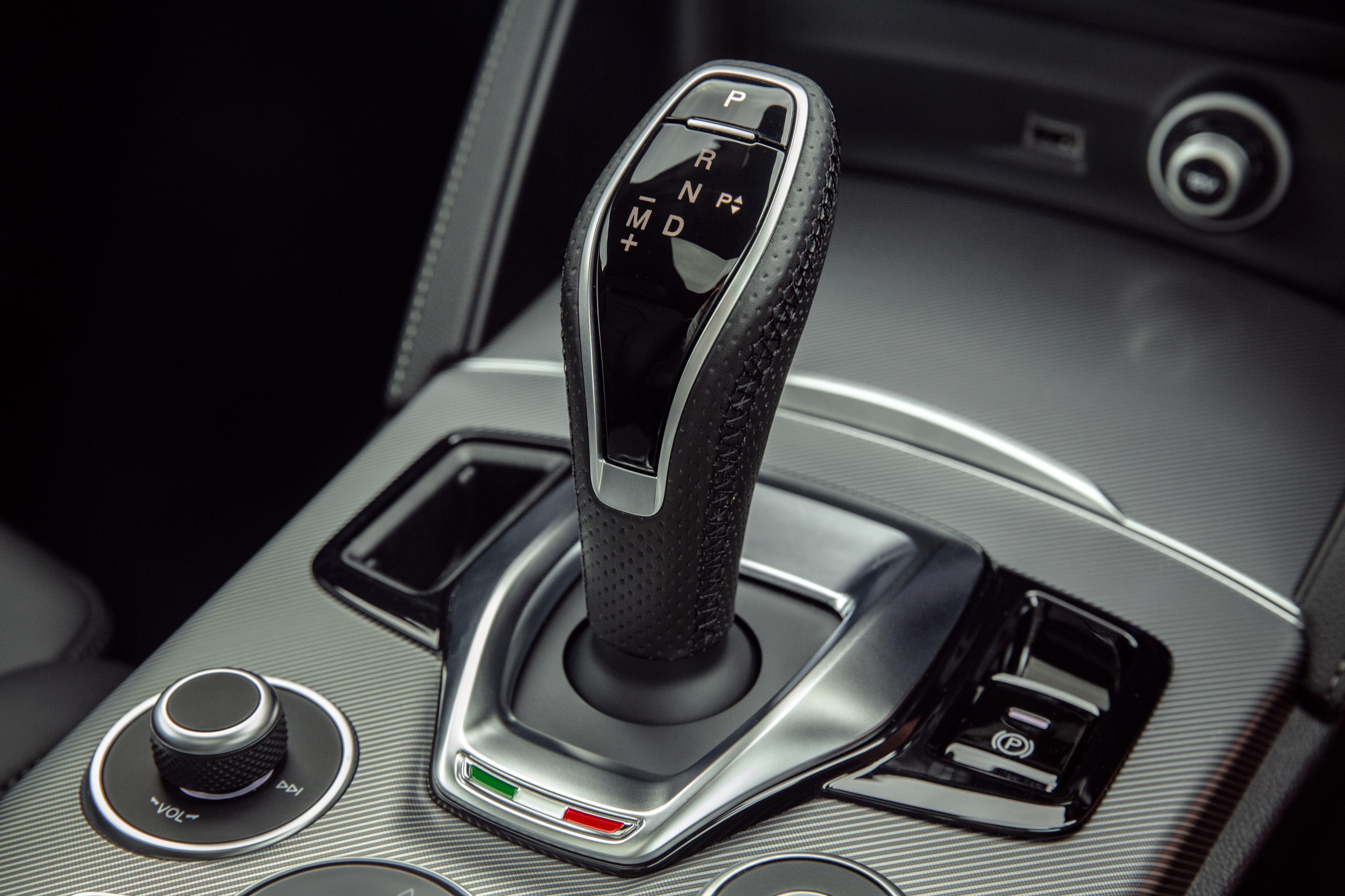 Download 2020 Alfa Romeo Stelvio Veloce - Paddle Shifters HD Wallpaper 5760x3840 #39