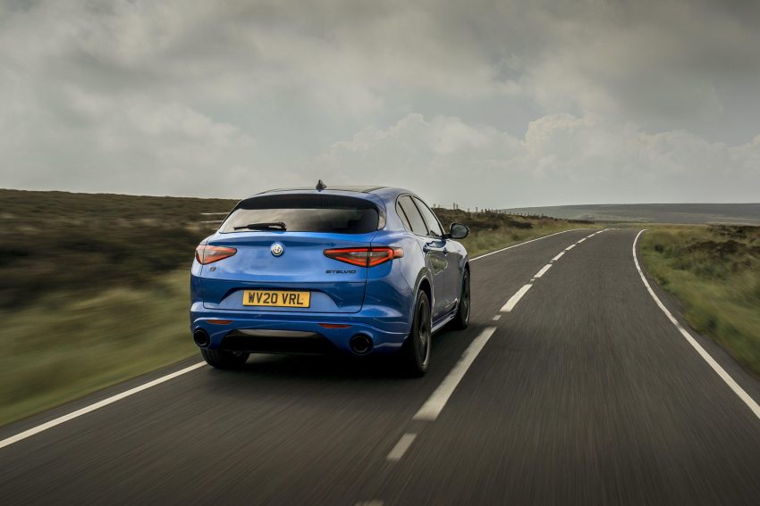 2020 Alfa Romeo Stelvio Veloce - Rear Wallpaper 850x567 #15