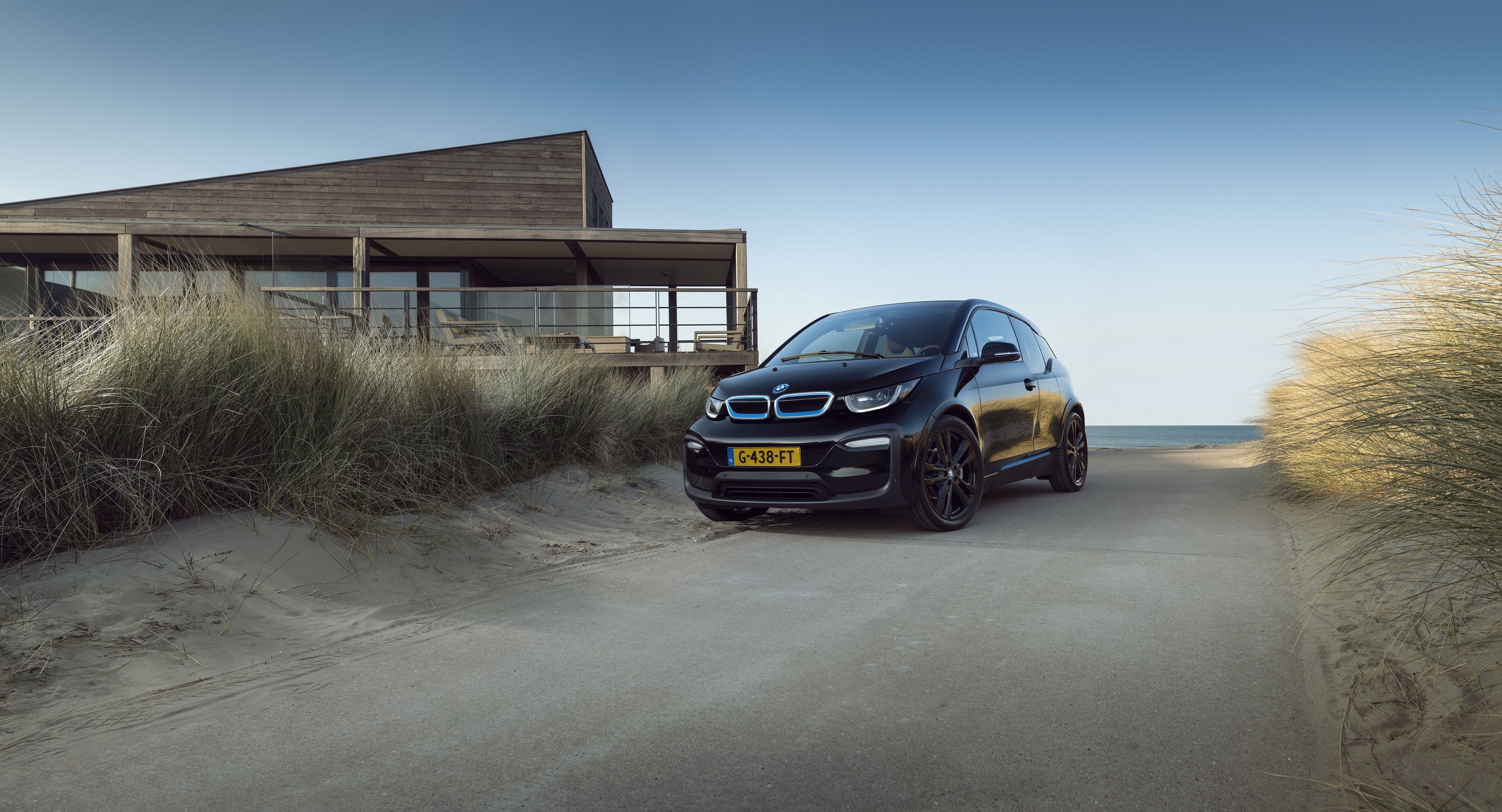 Download 2020 BMW i3 For the Oceans Edition - Front Three-Quarter HD Wallpaper 3000x1623 #2