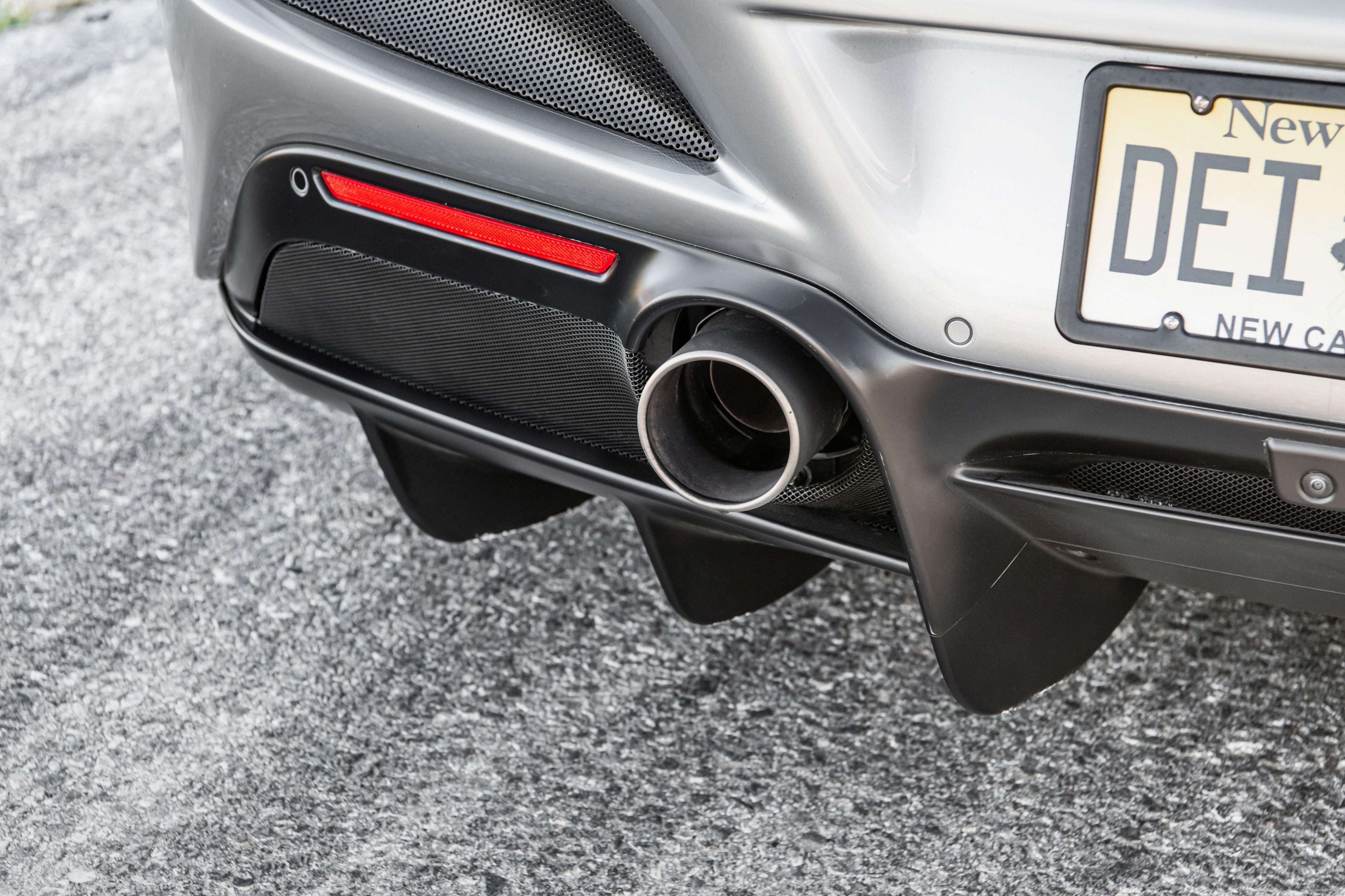 Download 2020 Ferrari F8 Tributo - Exhaust HD Wallpaper 4500x3000 #21