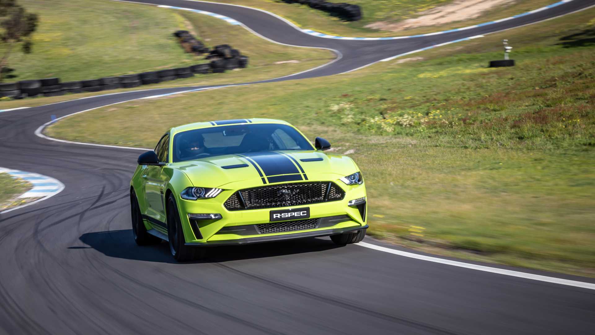 Download 2020 Ford Mustang R-Spec - Front HD Wallpaper 1920x1080 #12