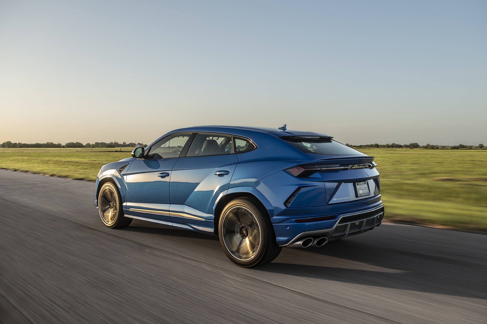 Download 2020 Hennessey Lamborghini Urus HPE750 - Rear Three-Quarter HD Wallpaper 2000x1333 #2