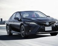 2020 Toyota Camry WS Black Edition - Front Three-Quarter Wallpaper 190x150