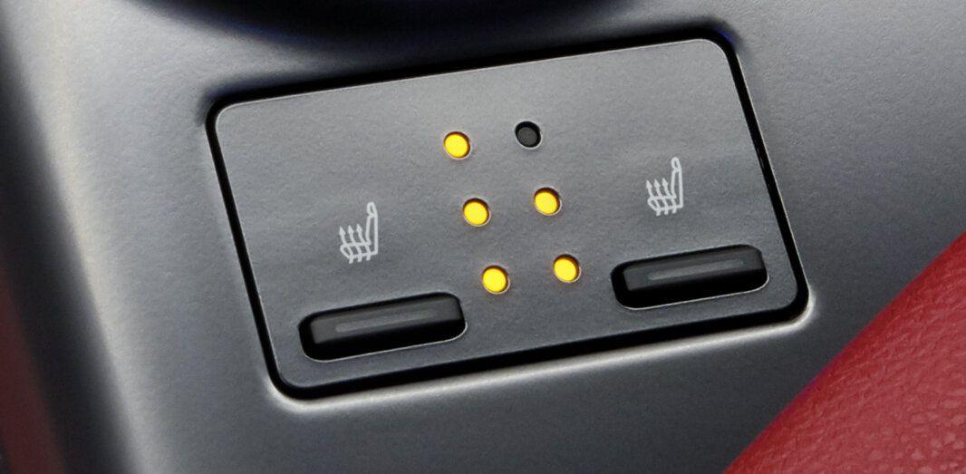 Download 2020 Toyota Camry WS Black Edition - Interior, Detail HD Wallpaper 1066x523 #9