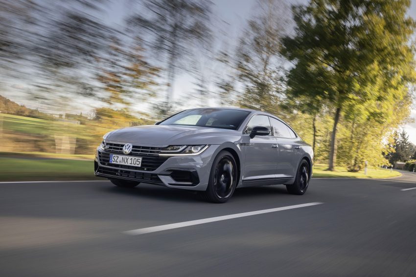 2020 Volkswagen Arteon 4Motion R-Line Edition - Front Three-Quarter Wallpaper 850x567 #2