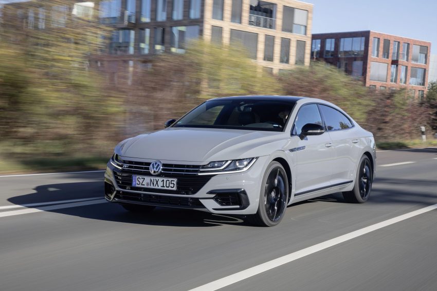 2020 Volkswagen Arteon 4Motion R-Line Edition - Front Three-Quarter Wallpaper 850x567 #3