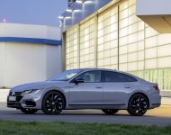 2020 Volkswagen Arteon 4Motion R-Line Edition - Front Three-Quarter Wallpaper 190x150