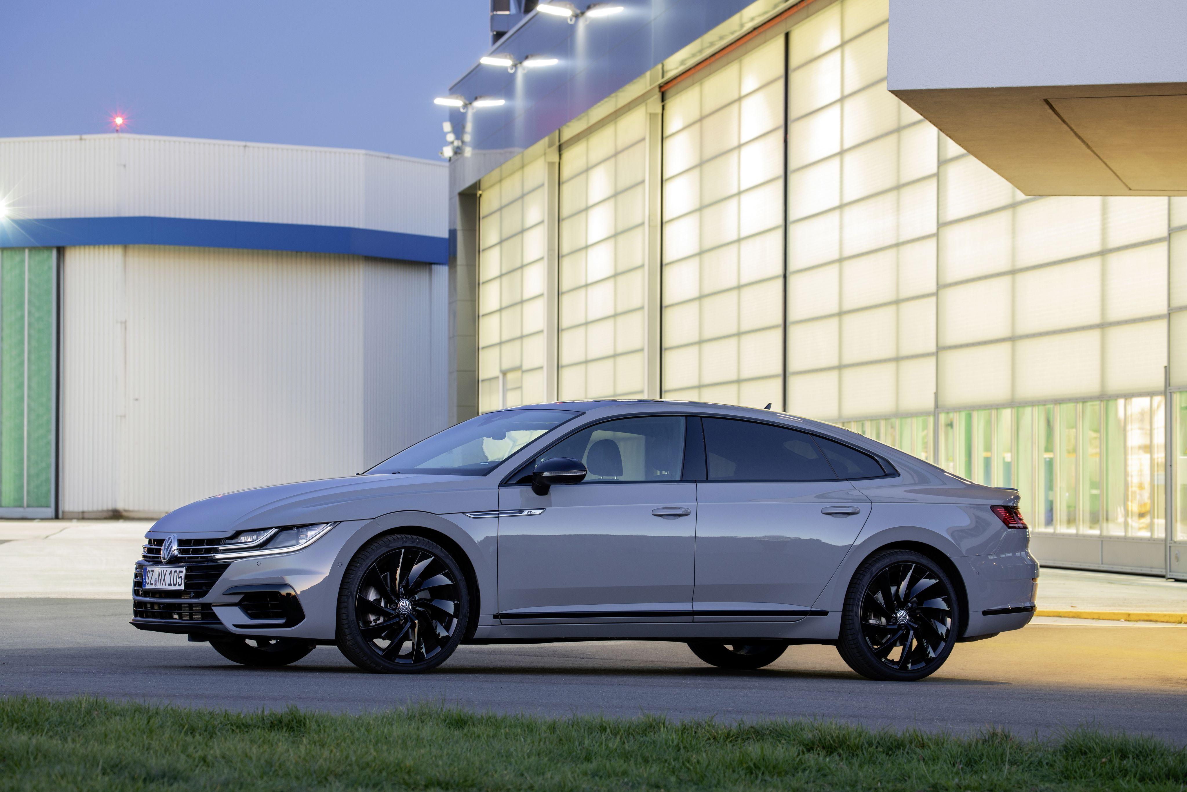 Download 2020 Volkswagen Arteon 4Motion R-Line Edition - Front Three-Quarter HD Wallpaper 4096x2731 #10