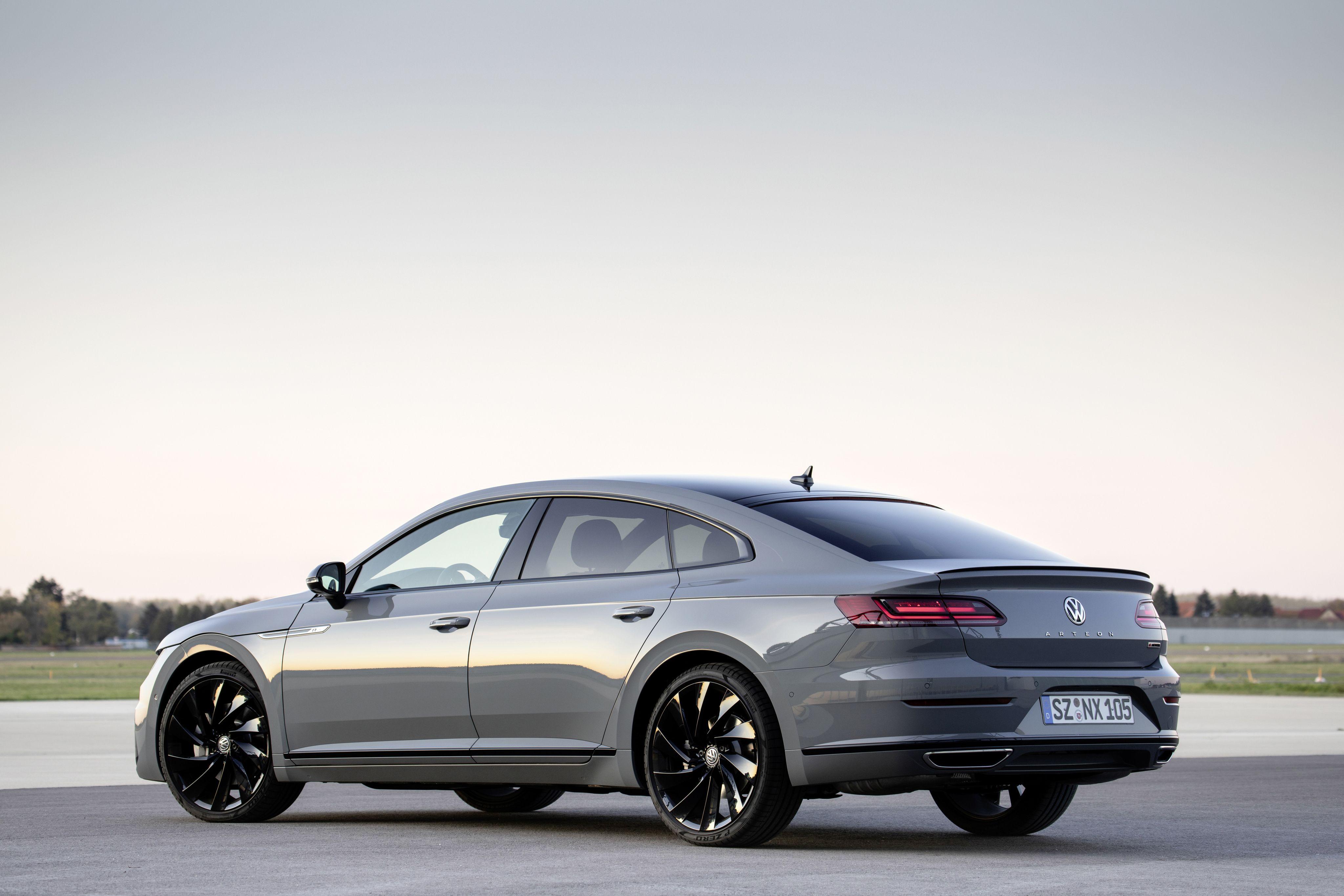 Download 2020 Volkswagen Arteon 4Motion R-Line Edition - Rear Three-Quarter HD Wallpaper 4096x2731 #13