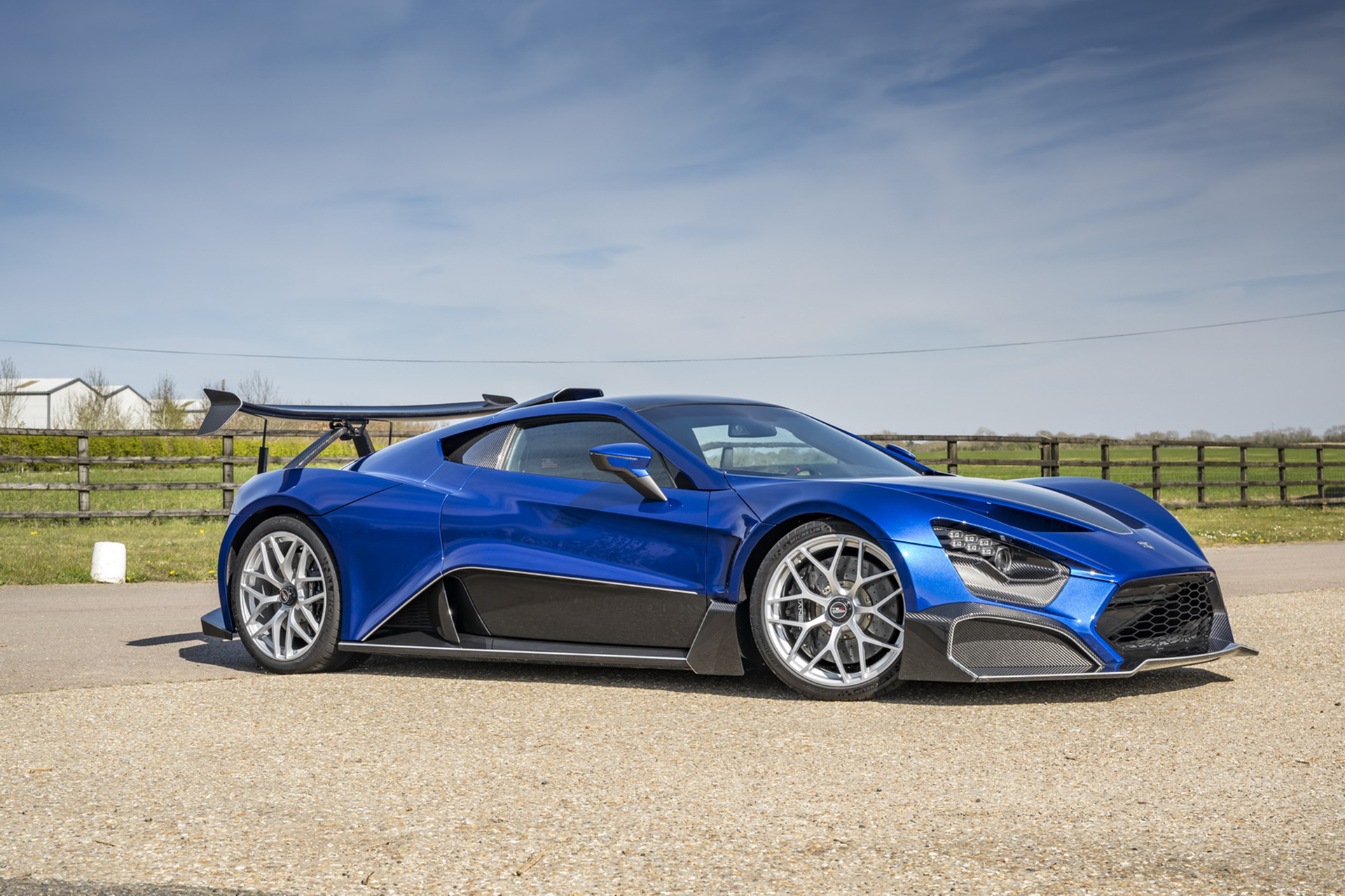 Download 2020 Zenvo TSR-S - Front Three-Quarter HD Wallpaper 1920x1280 #47