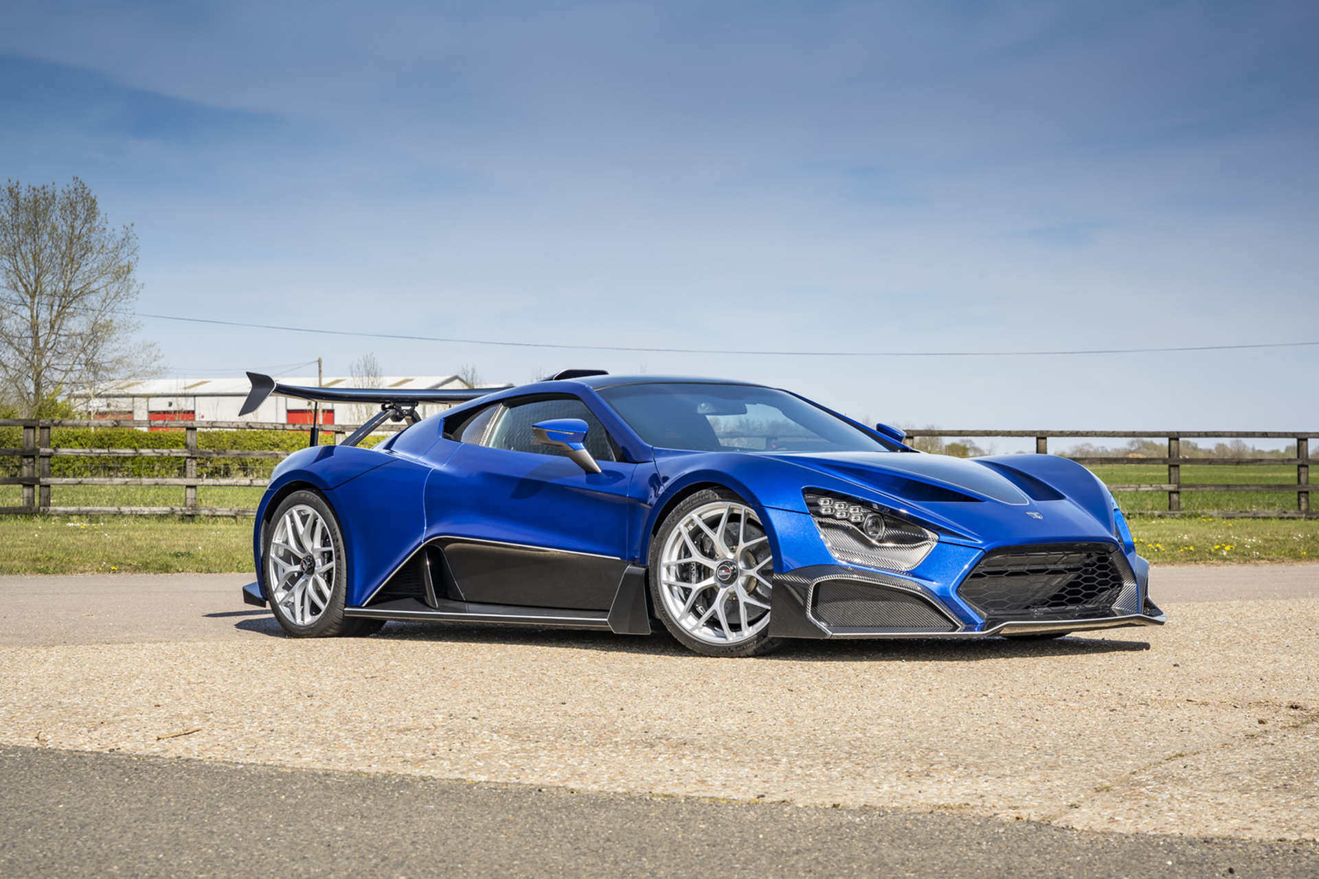 Download 2020 Zenvo TSR-S - Front Three-Quarter HD Wallpaper 1920x1280 #48