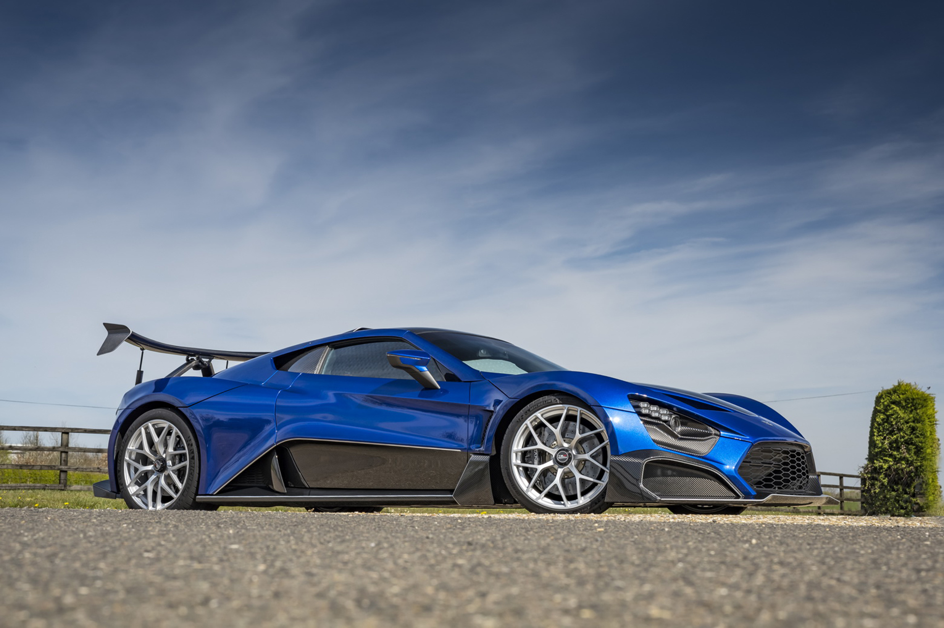 Download 2020 Zenvo TSR-S - Front Three-Quarter HD Wallpaper 1920x1279 #50