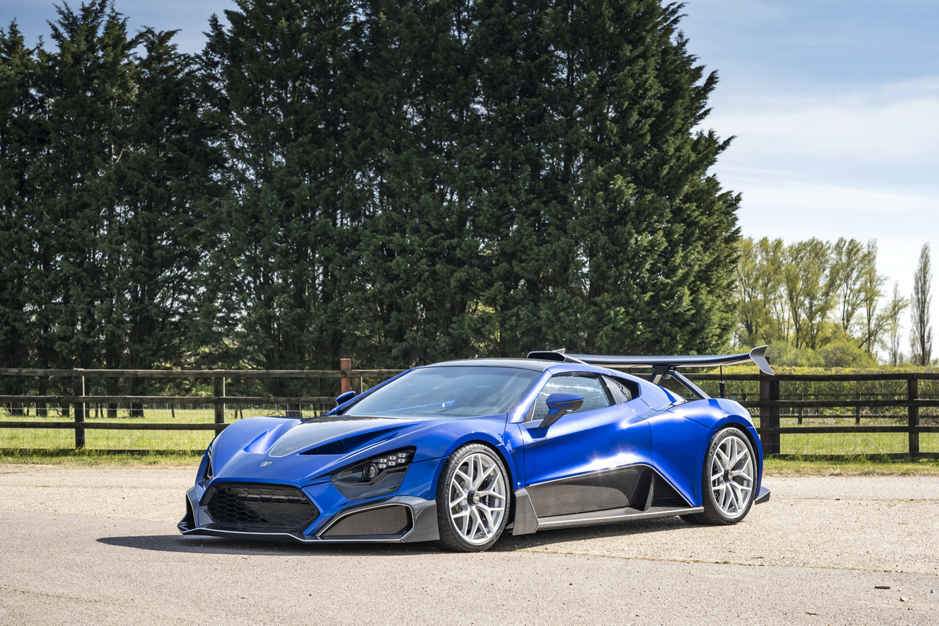 Download 2020 Zenvo TSR-S - Front Three-Quarter HD Wallpaper 1920x1280 #52