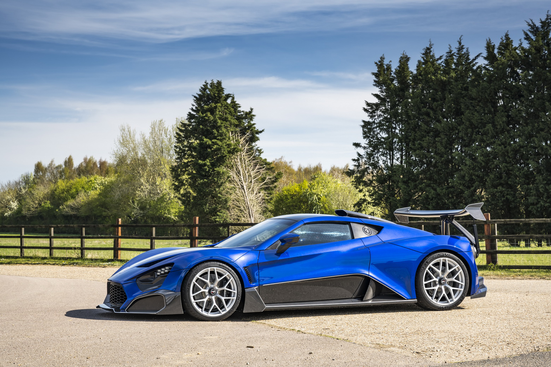 Download 2020 Zenvo TSR-S - Side HD Wallpaper 1920x1280 #60