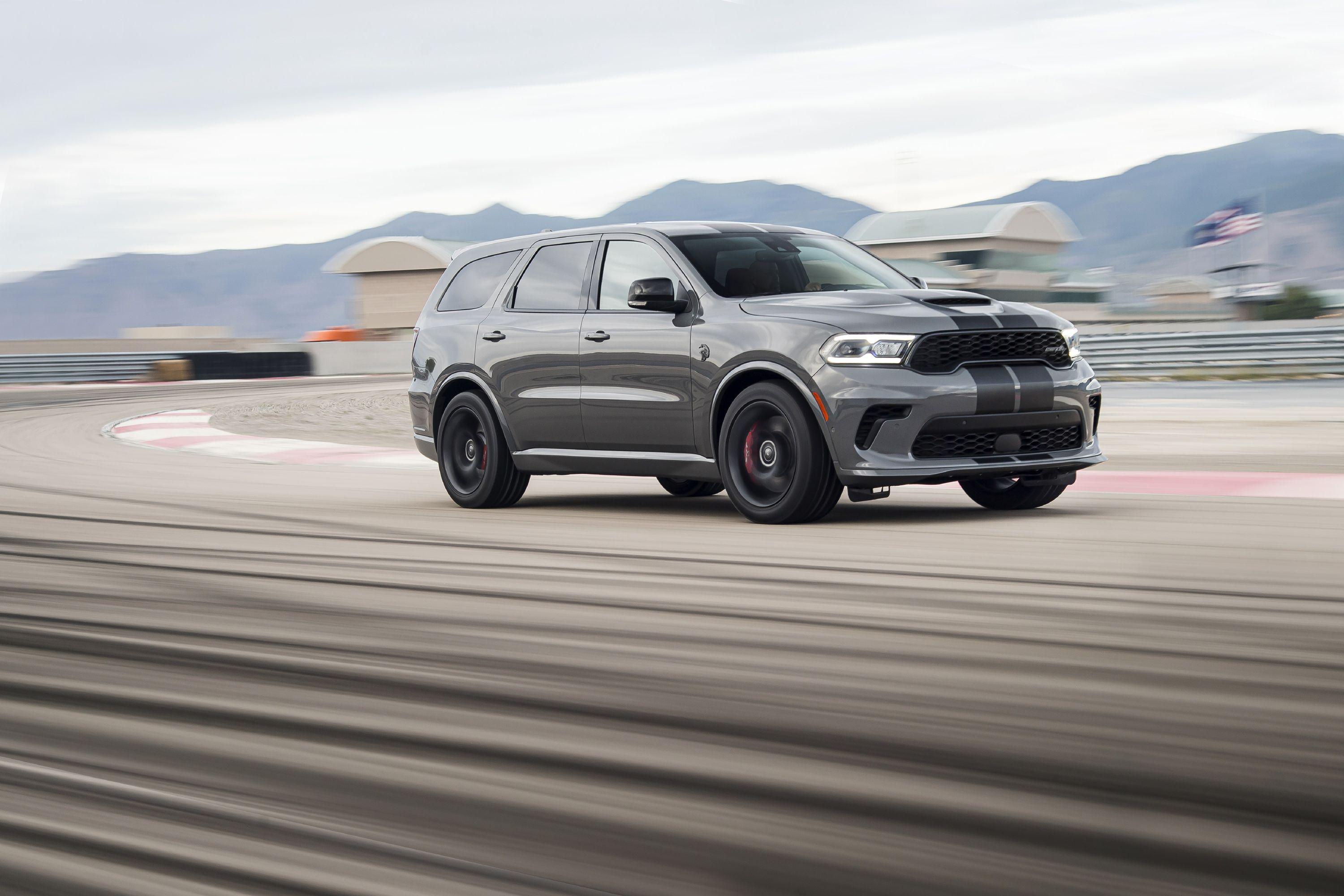 Download 2021 Dodge Durango SRT Hellcat - Front Three-Quarter HD Wallpaper 3000x2000 #13