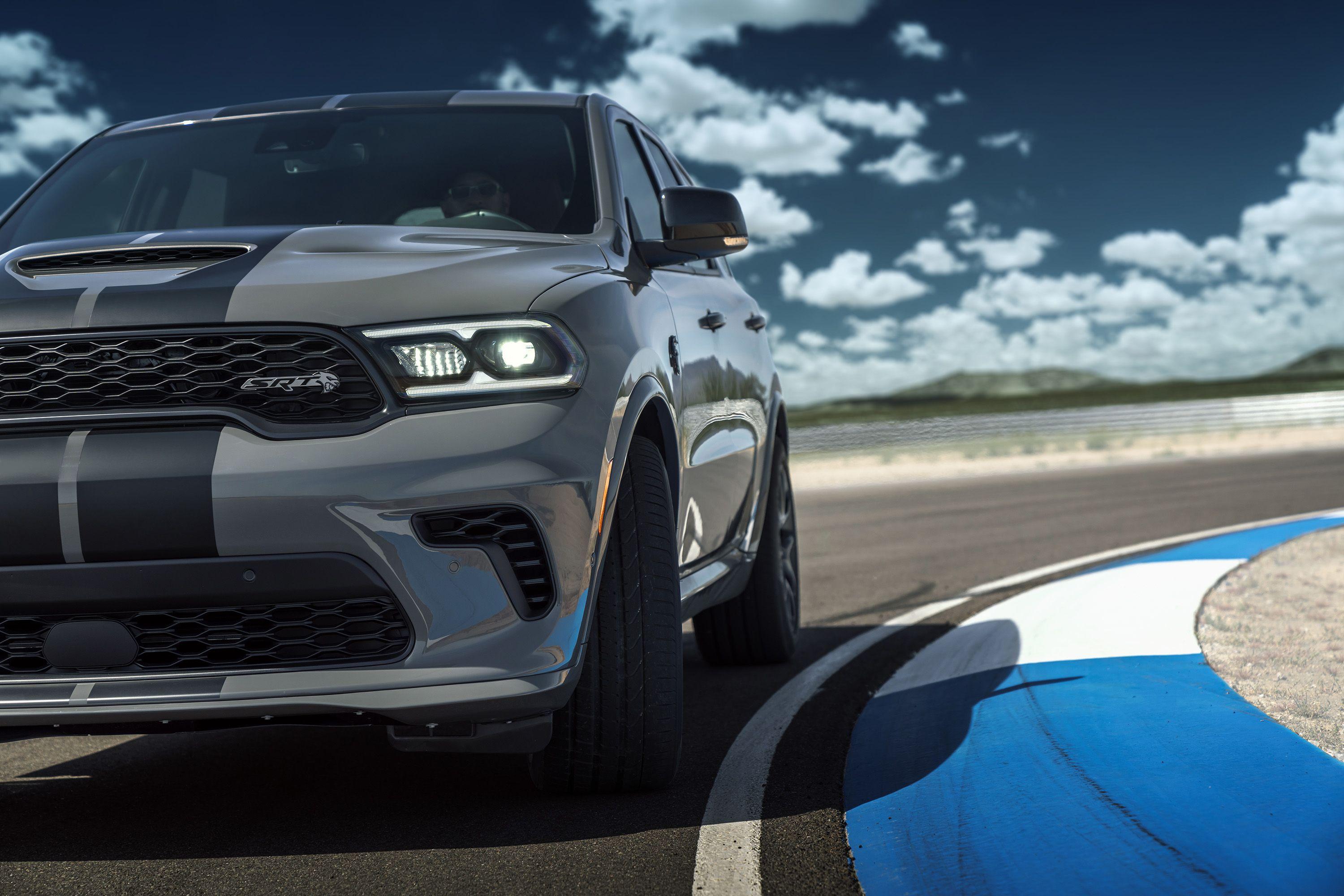 Download 2021 Dodge Durango SRT Hellcat - Front HD Wallpaper 3000x2000 #20