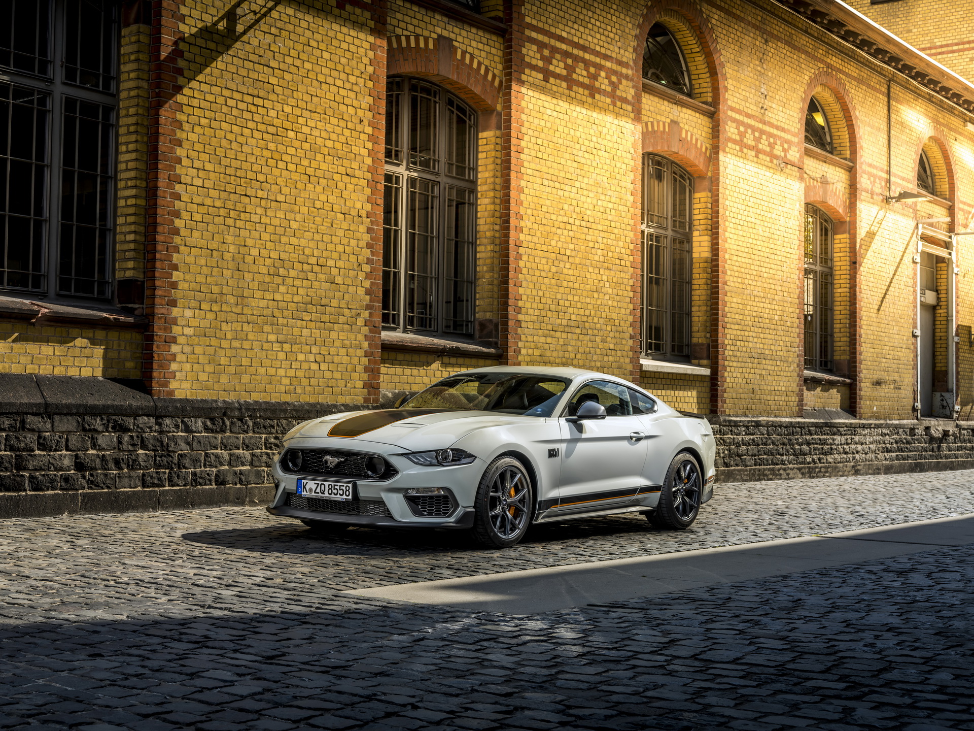 Download 2021 Ford Mustang Mach 1 - Front Three-Quarter HD Wallpaper 1920x1440 #48