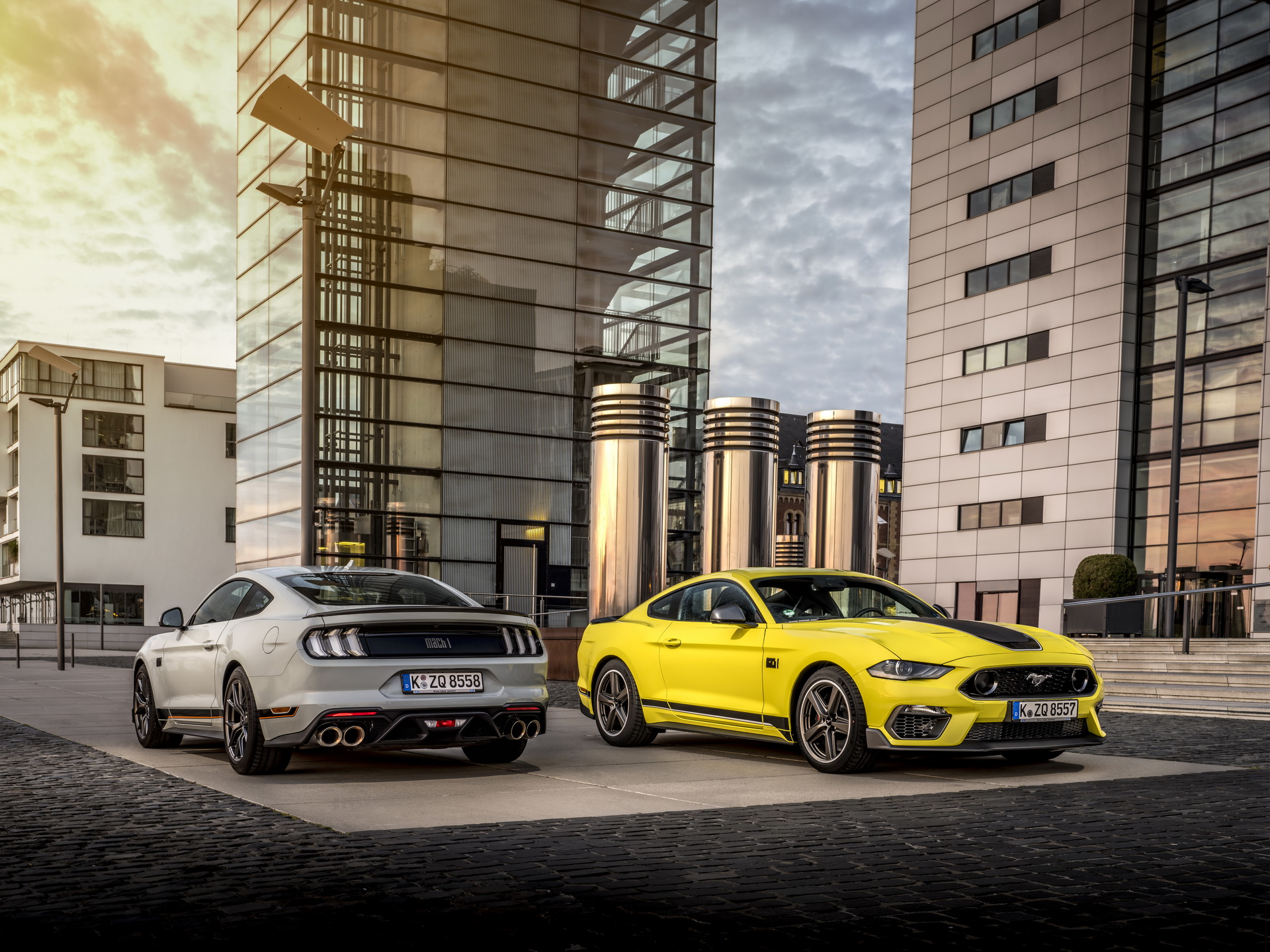 Download 2021 Ford Mustang Mach 1 - Front Three-Quarter HD Wallpaper 1920x1440 #32