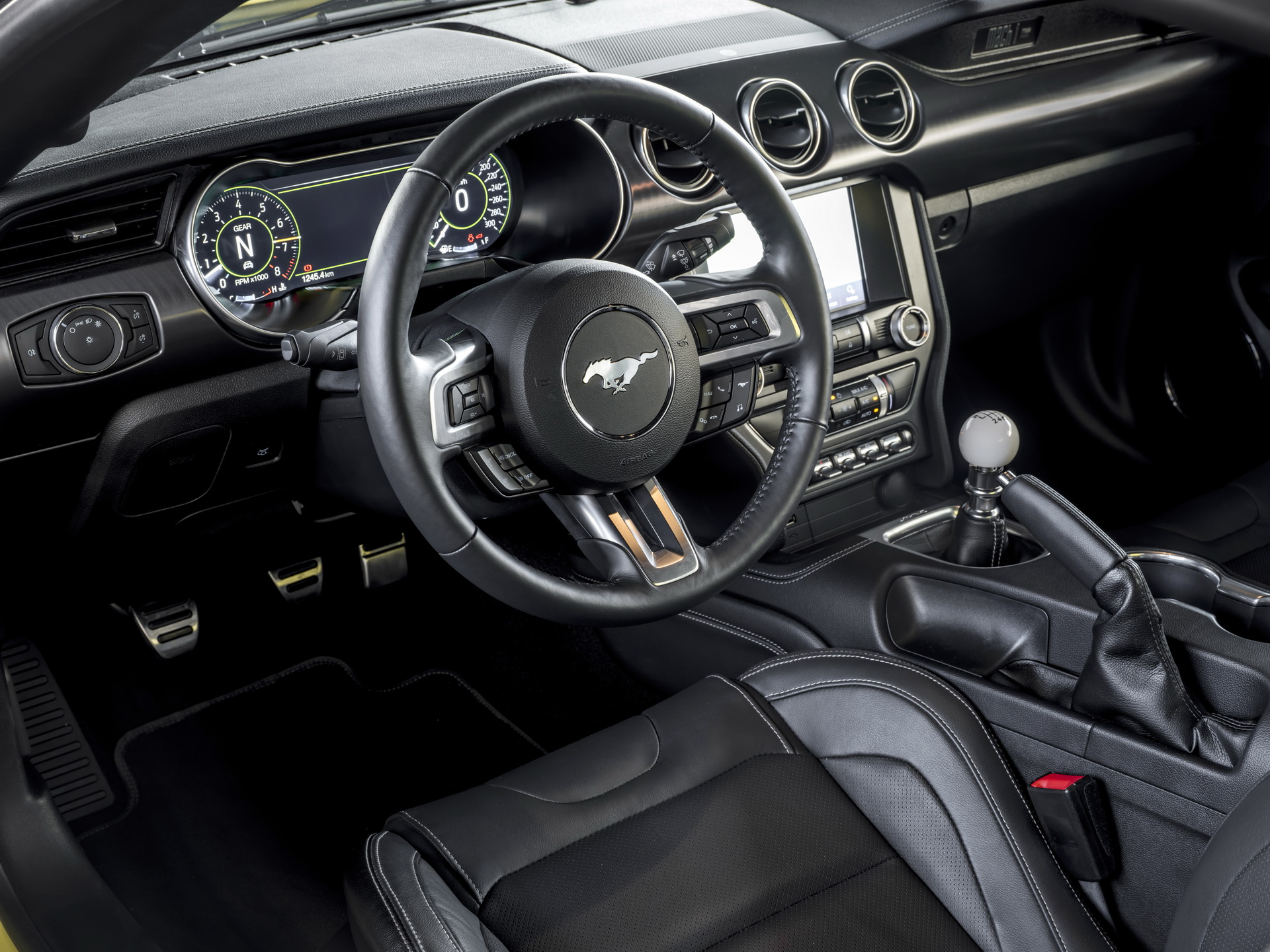 Download 2021 Ford Mustang Mach 1 - Interior HD Wallpaper 1920x1440 #43