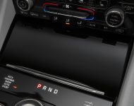 2021 Jeep Grand Cherokee L Overland - Central Console Wallpaper 190x150