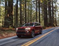 2021 Jeep Grand Cherokee L Overland - Front Three-Quarter Wallpaper 190x150