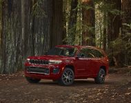 2021 Jeep Grand Cherokee L Overland - Front Three-Quarter Wallpaper 190x150