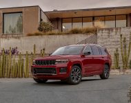 2021 Jeep Grand Cherokee L Overland - Front Three-Quarter Wallpaper 190x150