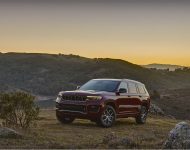 2021 Jeep Grand Cherokee L Overland - Front Three-Quarter Wallpaper 190x150