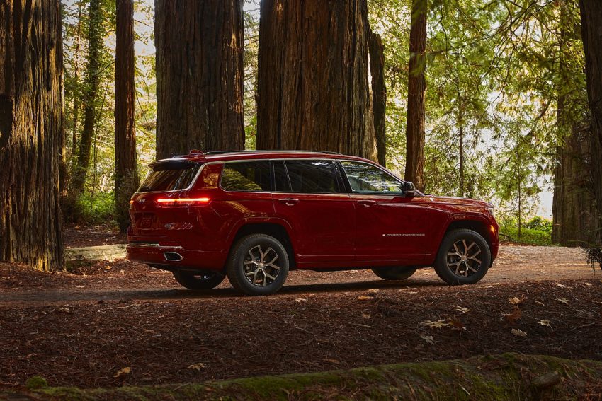 2021 Jeep Grand Cherokee L Overland - Rear Three-Quarter Wallpaper 850x567 #17
