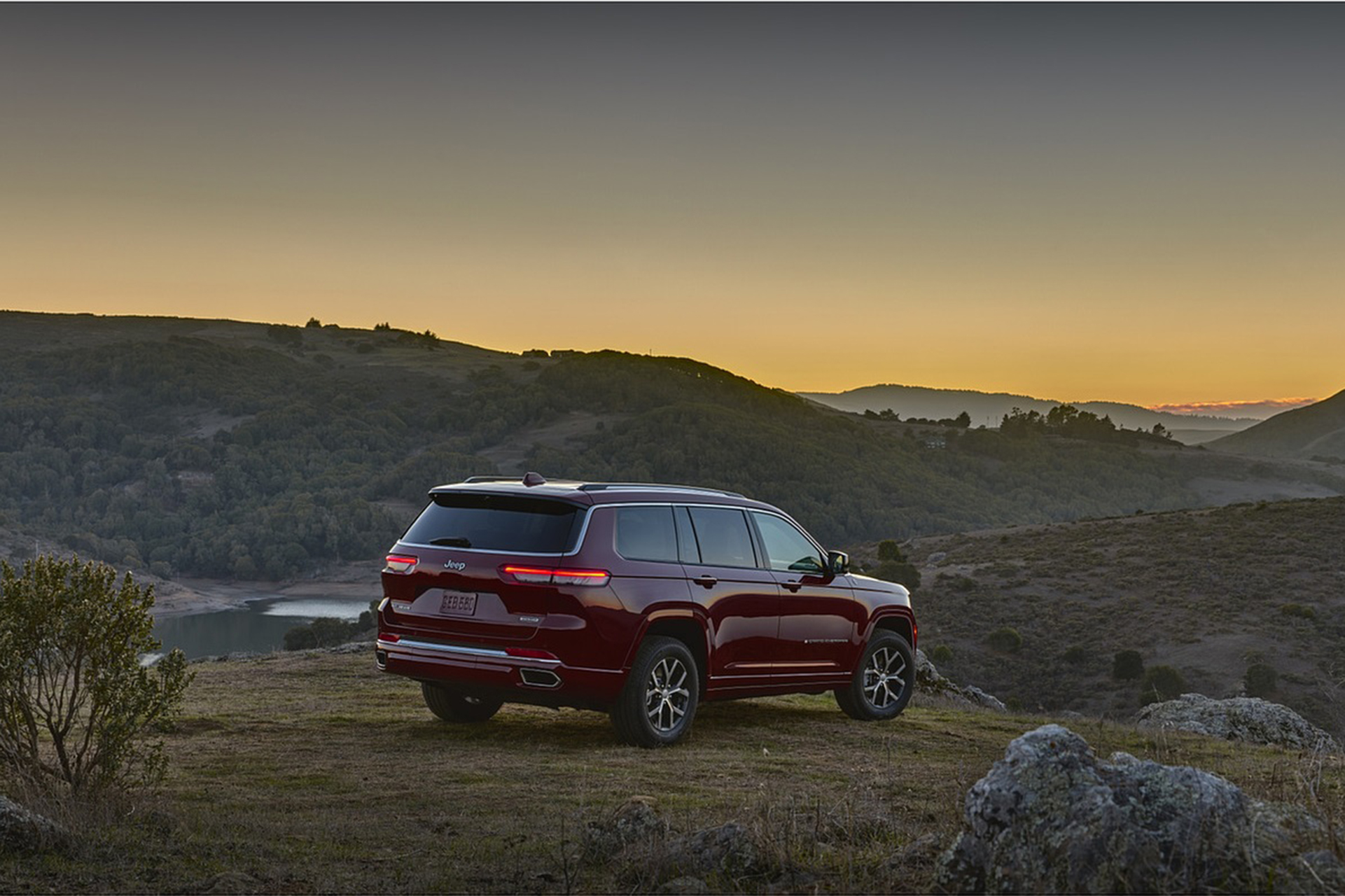 Download 2021 Jeep Grand Cherokee L Overland - Rear Three-Quarter HD Wallpaper 1921x1280 #22