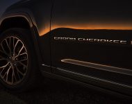 2021 Jeep Grand Cherokee L Summit Reserve - Badge Wallpaper 190x150