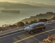 2021 Jeep Grand Cherokee L Summit Reserve - Front Three-Quarter Wallpaper 190x150